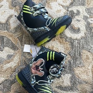 jurassic world snow boots